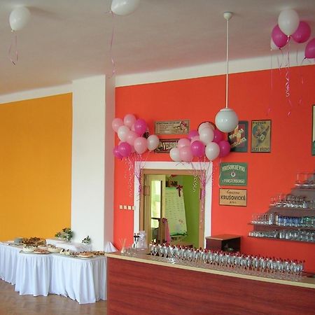 Hotel & Motorest V Udoli Zlateho Potoka Blsany Bagian luar foto