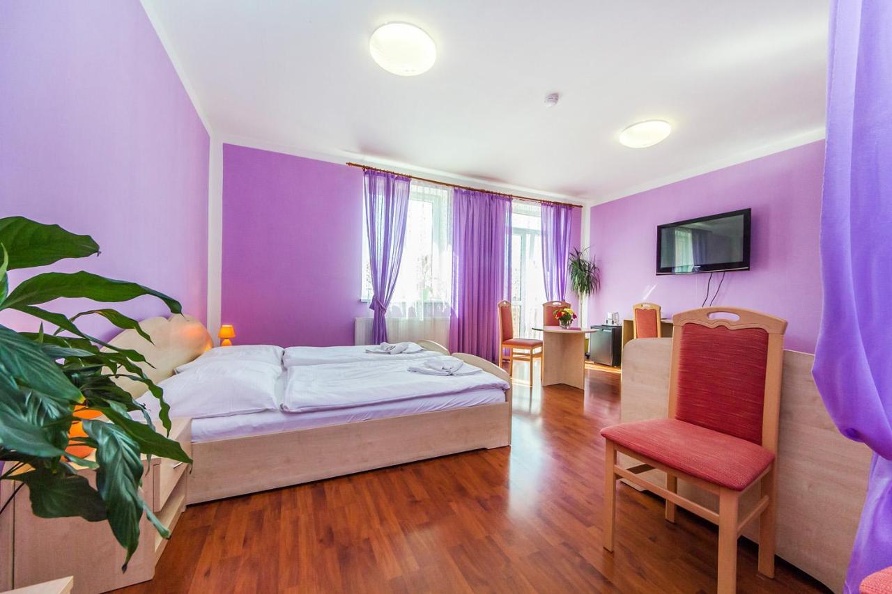Hotel & Motorest V Udoli Zlateho Potoka Blsany Bagian luar foto