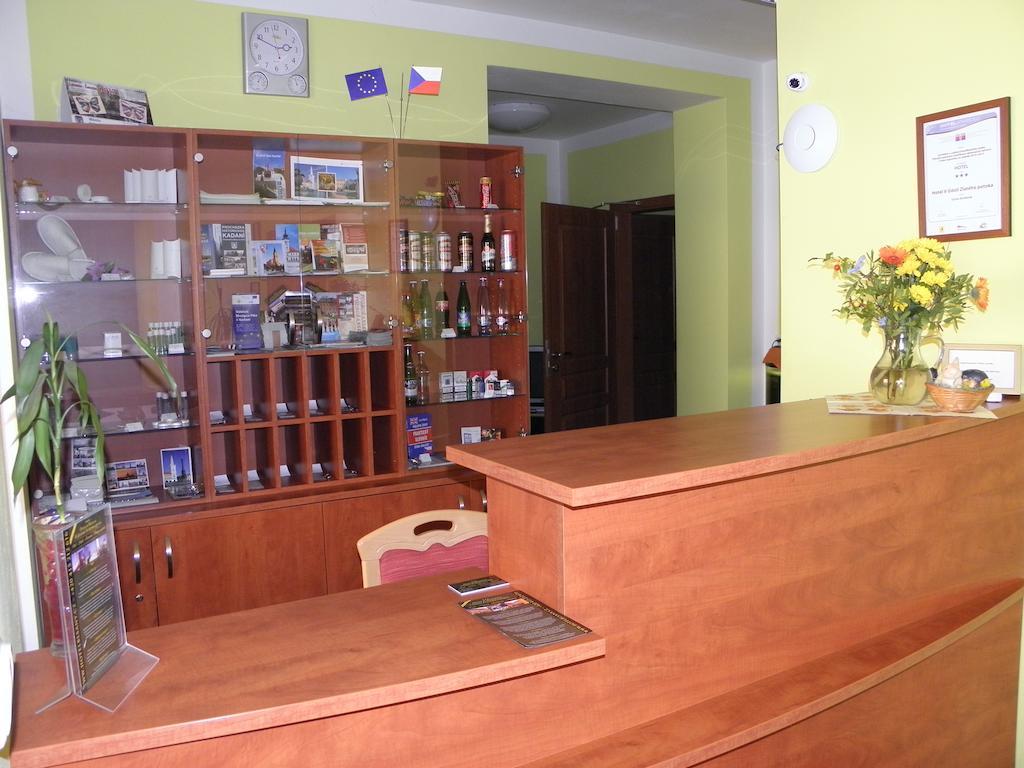 Hotel & Motorest V Udoli Zlateho Potoka Blsany Bagian luar foto