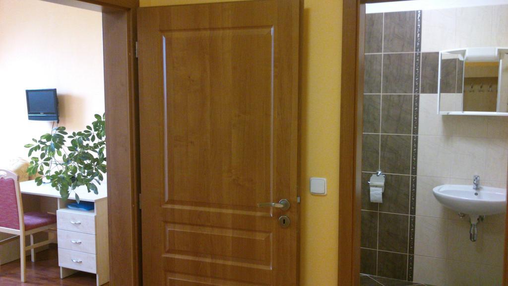 Hotel & Motorest V Udoli Zlateho Potoka Blsany Ruang foto